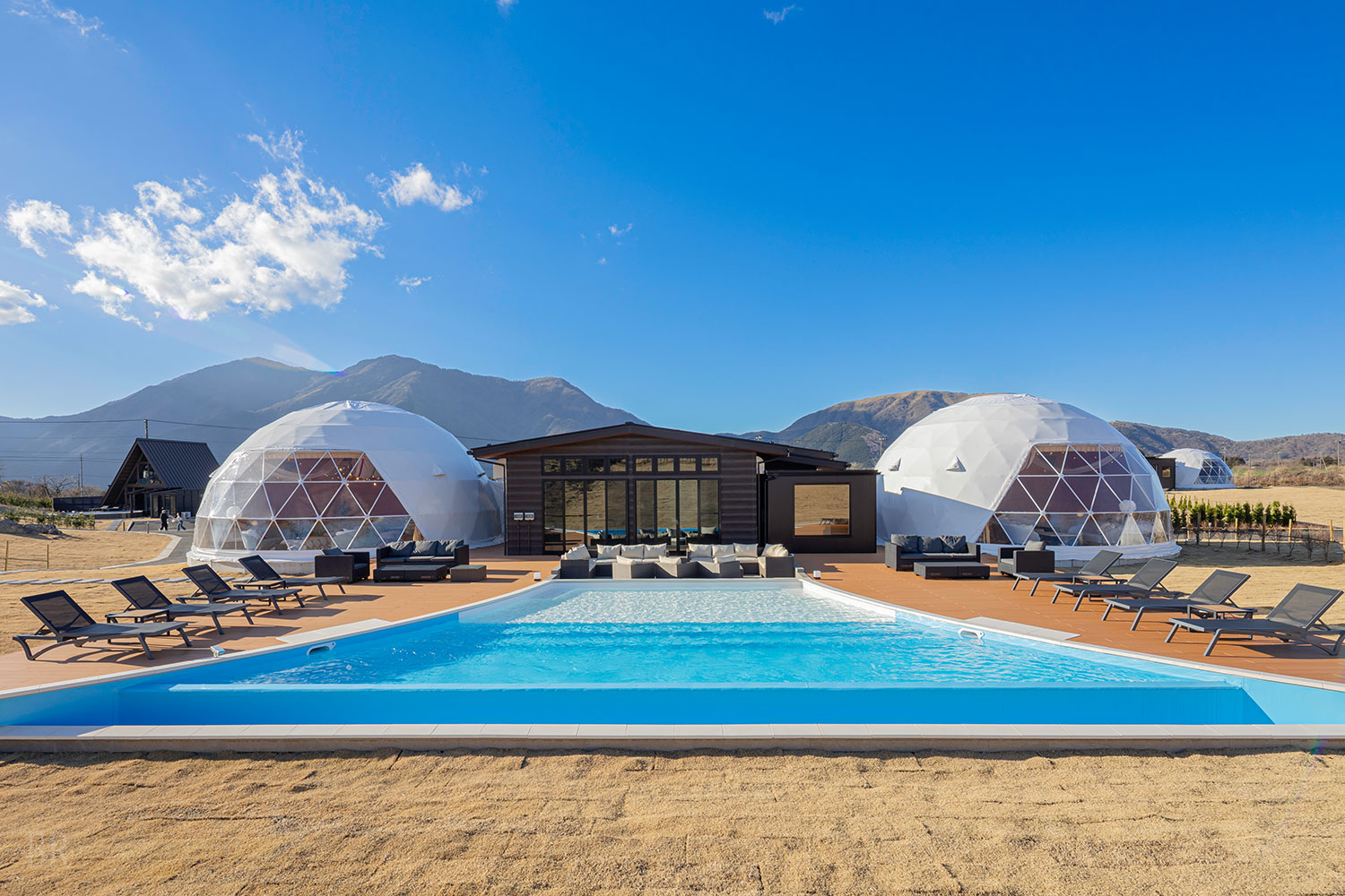 Luxury Twin Dome